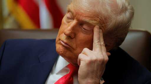donald trump sleepy he's so sleepy he's asleep at his freaking desk